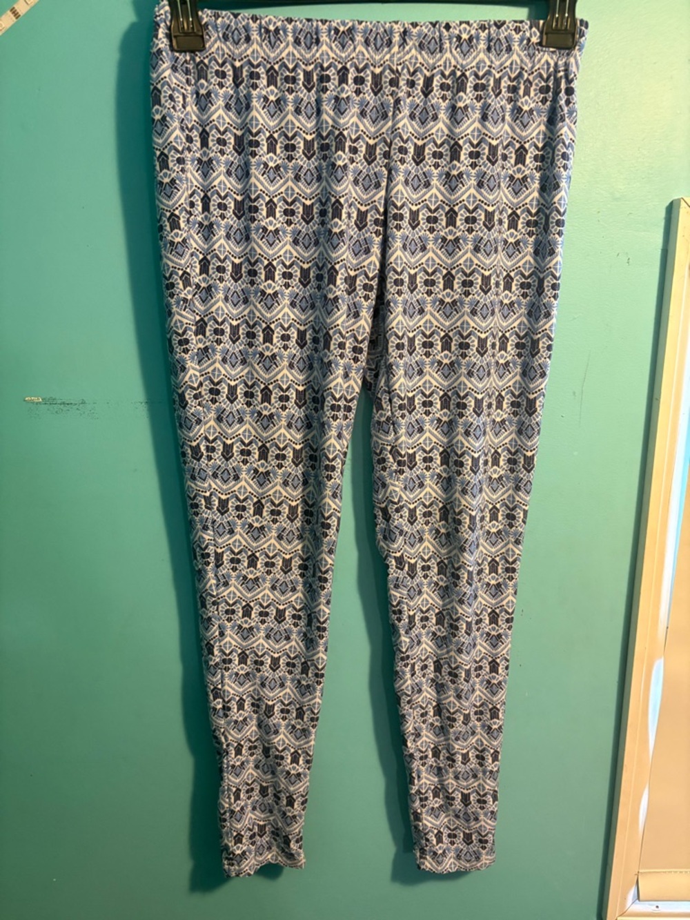 Muk Luks Blue and White Printed Leggings